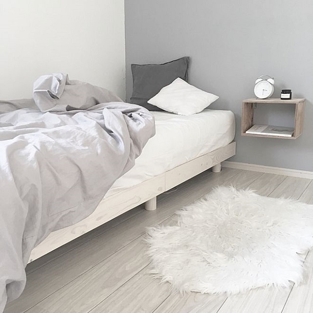 北欧モノトーンの寝室