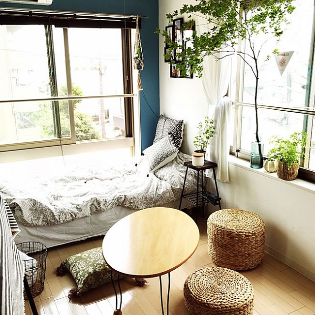 癒しある塩系インテリアの寝室