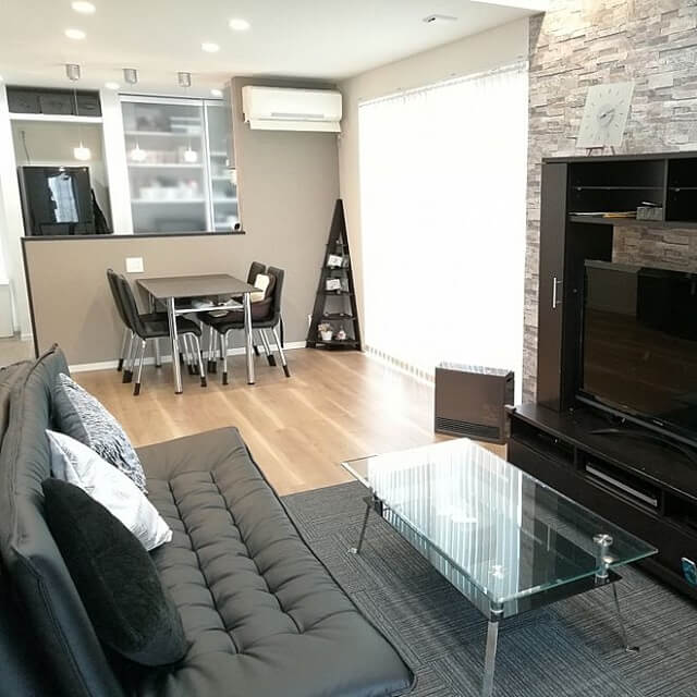 ブラックのソファベッド