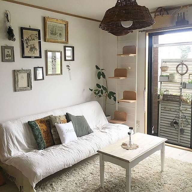 ホワイトインテリアのソファベッド