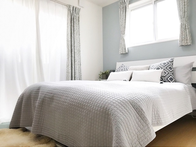 ホワイトコーデ寝室